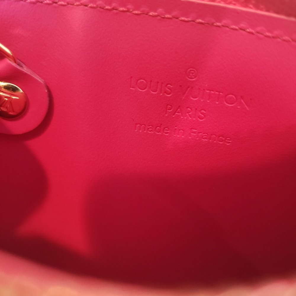 SOLD NEW Louis Vuitton Valentines Key Pouch in Ver - Picture 5 of 6